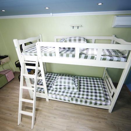 Bluefish Guesthouse ปูซาน ภายนอก รูปภาพ