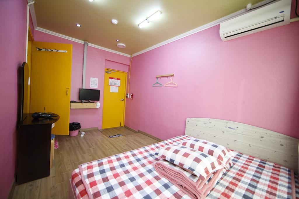 Bluefish Guesthouse ปูซาน ภายนอก รูปภาพ