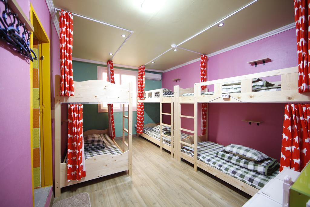 Bluefish Guesthouse ปูซาน ภายนอก รูปภาพ
