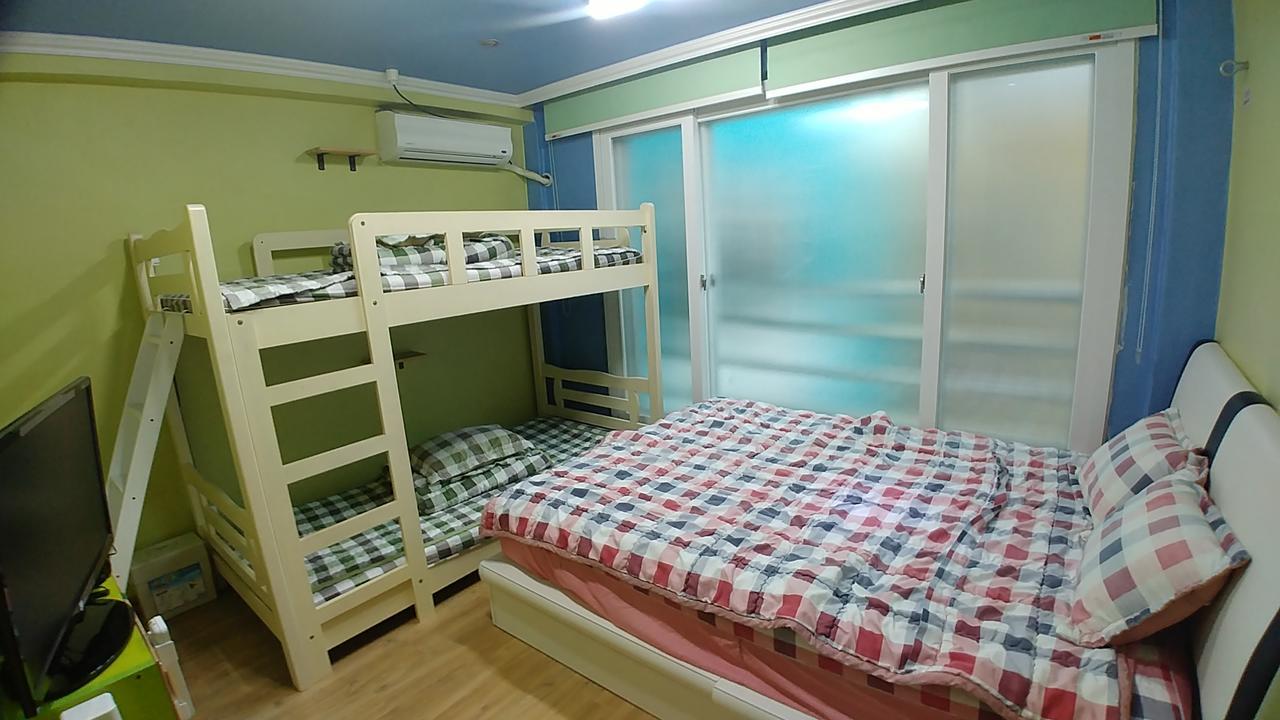Bluefish Guesthouse ปูซาน ภายนอก รูปภาพ