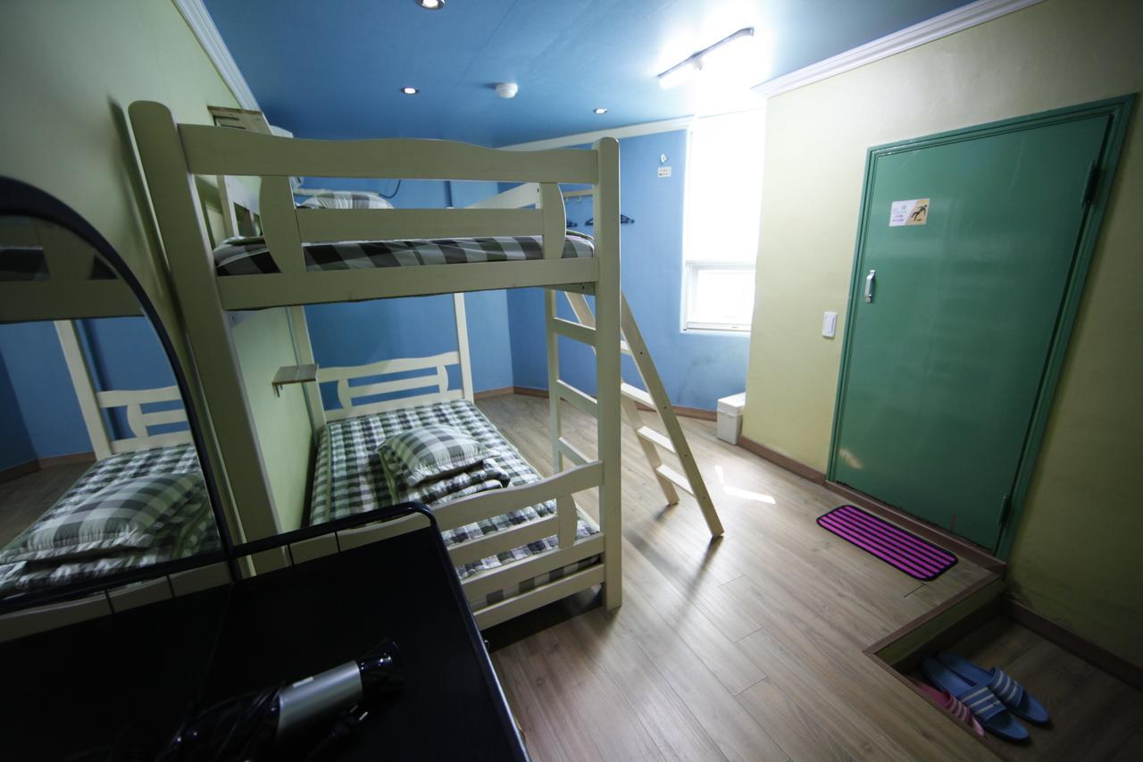 Bluefish Guesthouse ปูซาน ภายนอก รูปภาพ