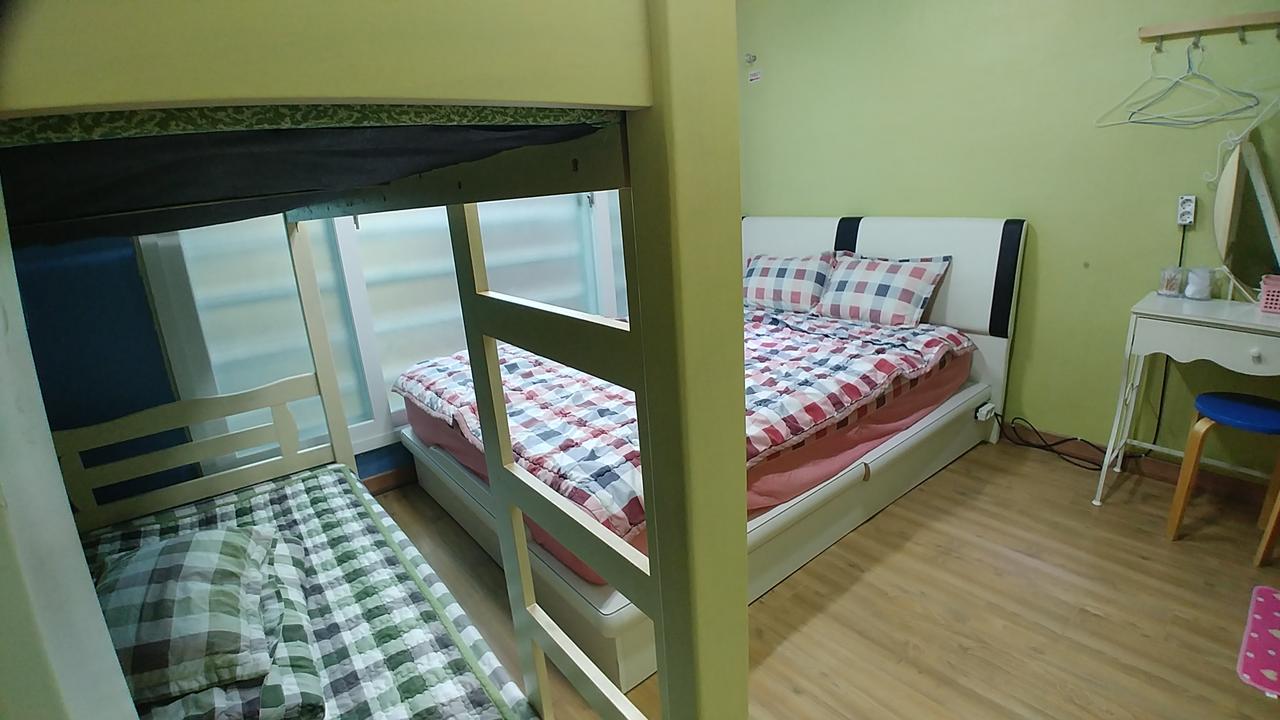 Bluefish Guesthouse ปูซาน ภายนอก รูปภาพ