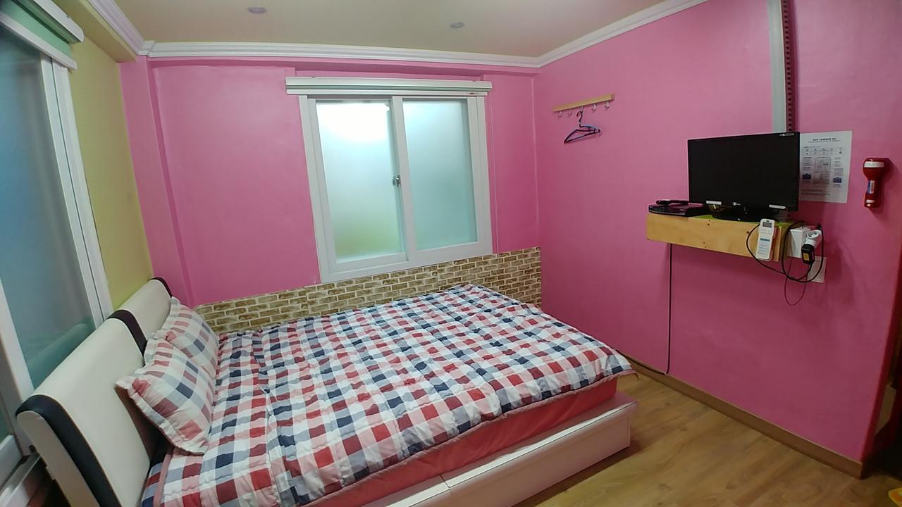 Bluefish Guesthouse ปูซาน ภายนอก รูปภาพ