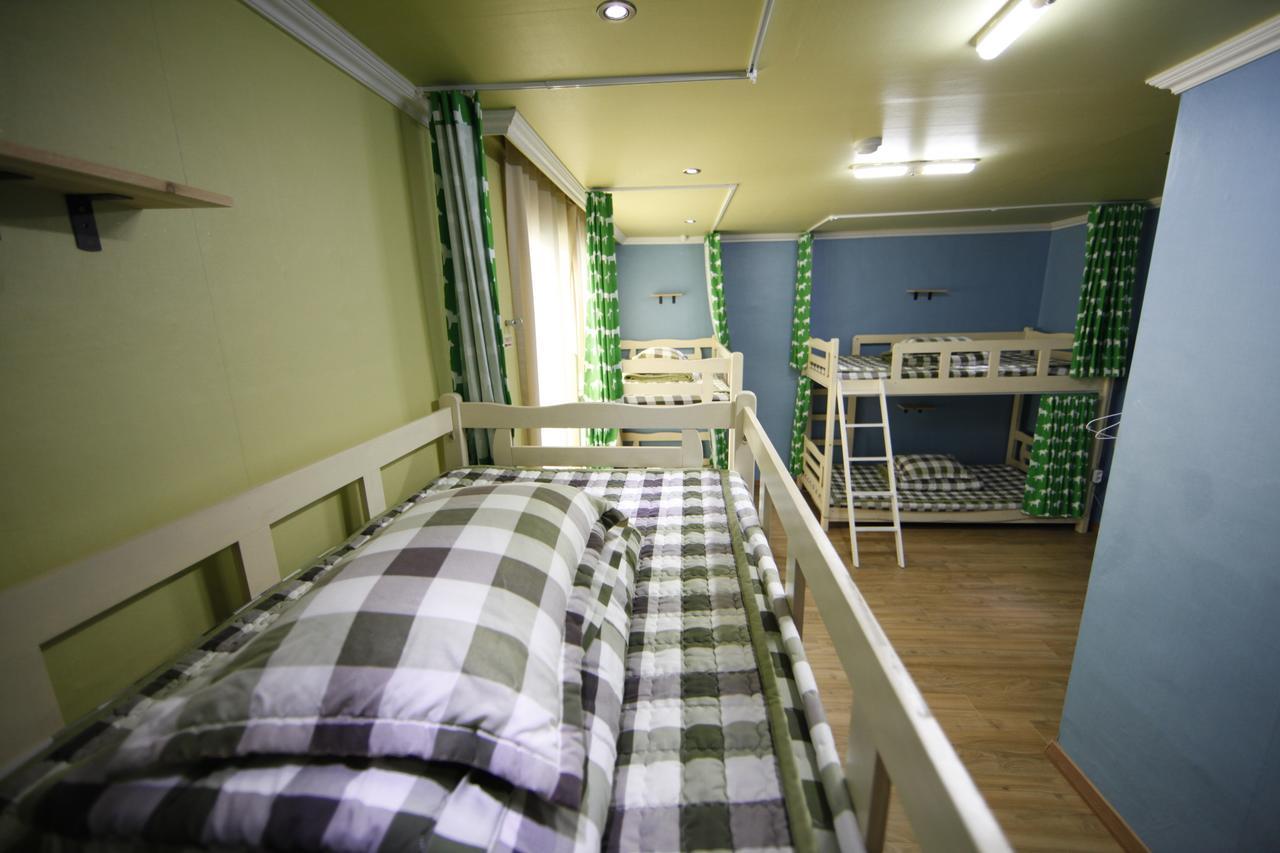 Bluefish Guesthouse ปูซาน ภายนอก รูปภาพ